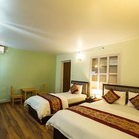 Hotel Harmony & Little Bites Bistro Jawlakhel Экстерьер фото