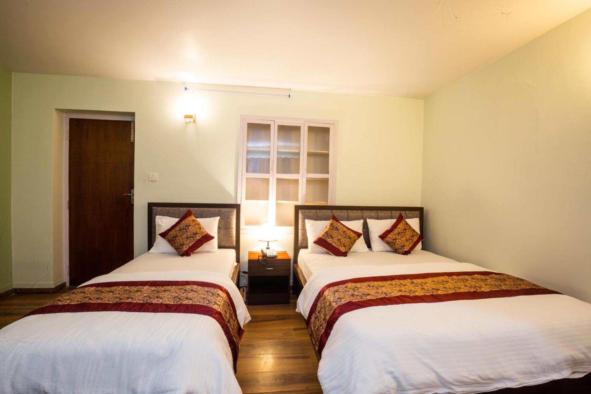 Hotel Harmony & Little Bites Bistro Jawlakhel Экстерьер фото