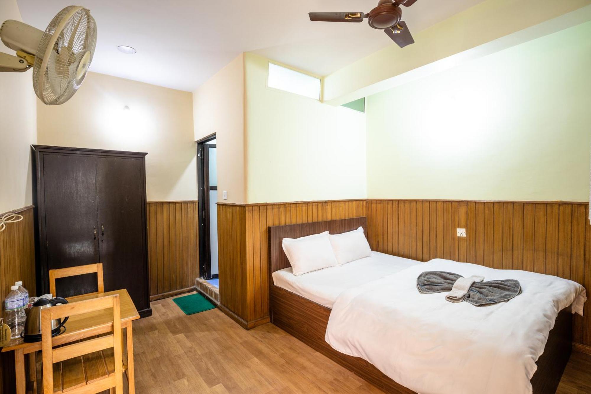 Hotel Harmony & Little Bites Bistro Jawlakhel Экстерьер фото