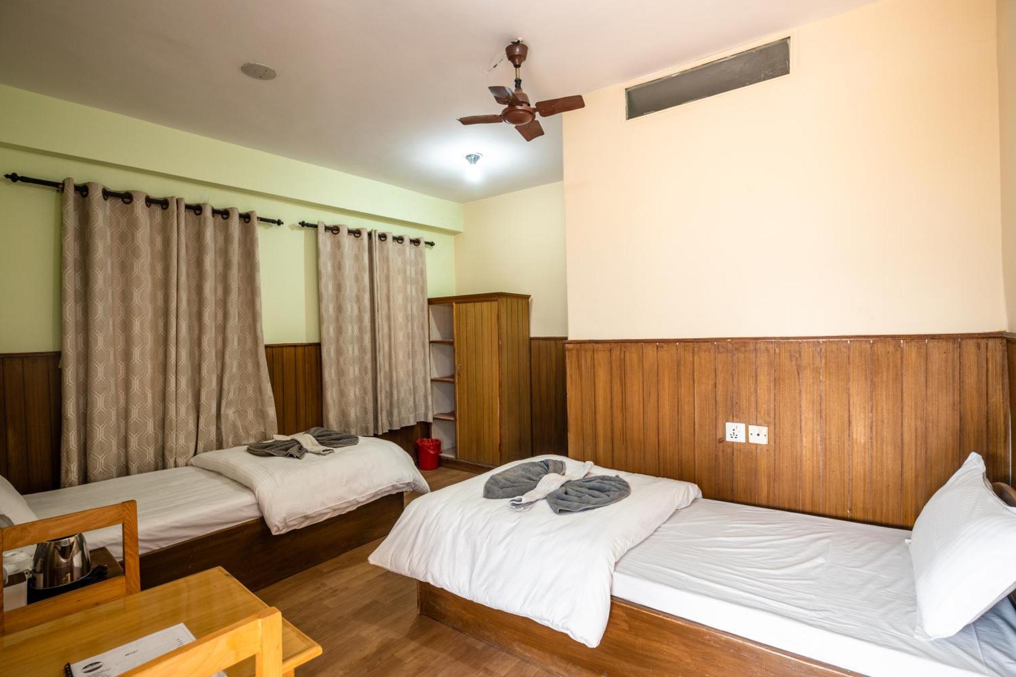 Hotel Harmony & Little Bites Bistro Jawlakhel Экстерьер фото