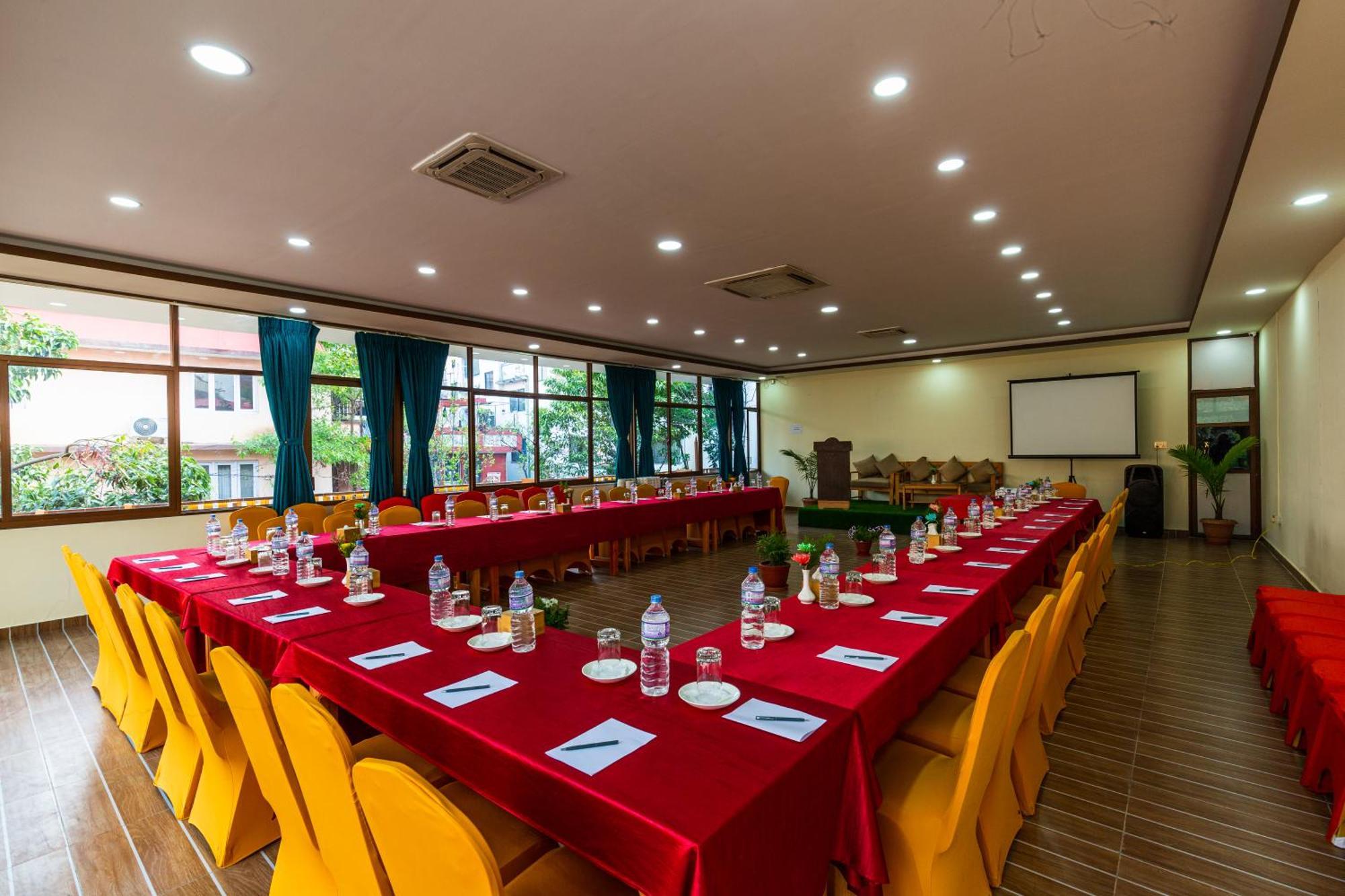 Hotel Harmony & Little Bites Bistro Jawlakhel Экстерьер фото
