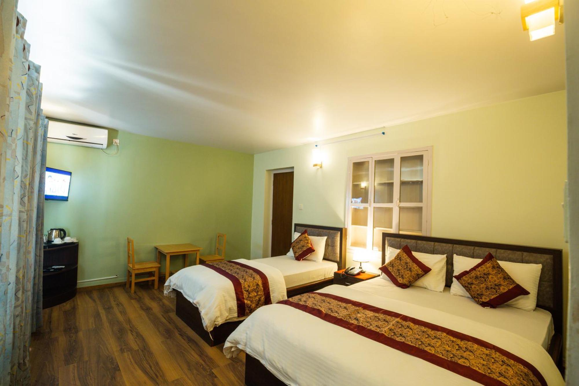 Hotel Harmony & Little Bites Bistro Jawlakhel Экстерьер фото